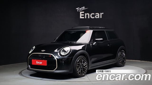 Mini Cooper 4-го поколения Favoured - фото 0