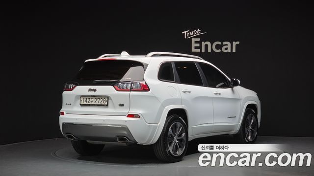 Jeep Cherokee KL 3.2 Overland AWD - фото 1