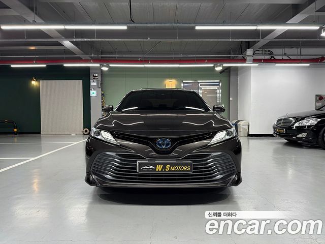 Toyota Camry XV70 2.5 XLE Hybrid - фото 1