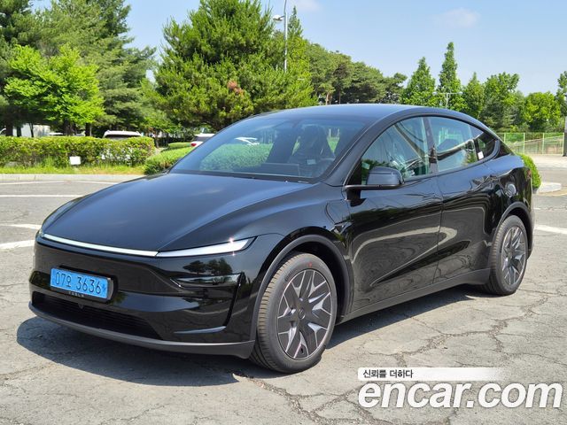 Tesla Model Y L Long Range AWD - фото 1