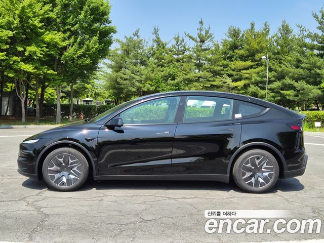Tesla Model Y L Long Range AWD - фото 2