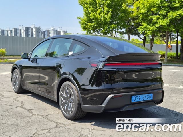 Tesla Model Y L Long Range AWD - фото 3