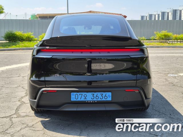 Tesla Model Y L Long Range AWD - фото 4