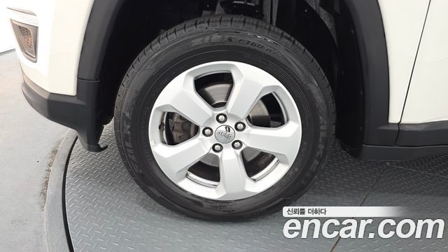 Jeep Compass 2-го поколения 2.4 Longitude AWD - фото 4
