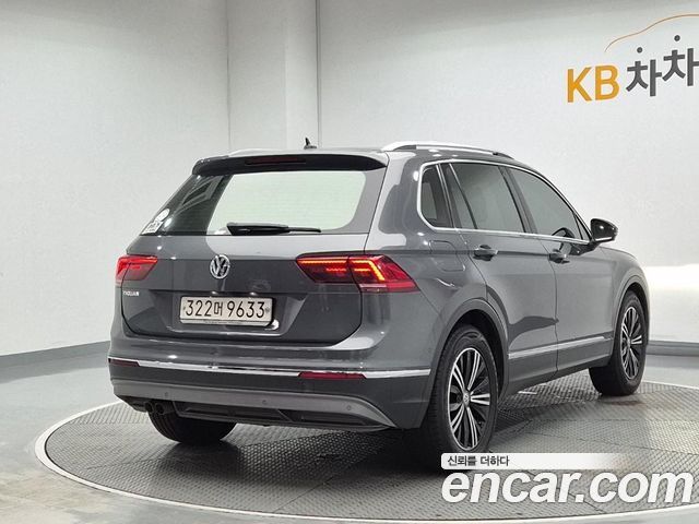 Volkswagen Tiguan 2-го поколения 2.0 TDI Prestige - фото 2