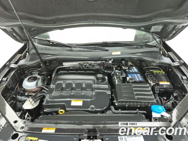 Volkswagen Tiguan 2-го поколения 2.0 TDI Prestige - фото 4