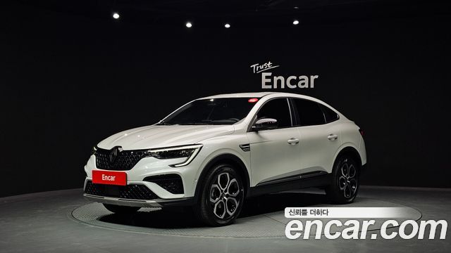 Renault Samsung Arkana 1.6 E-TECH Iconic - фото 0