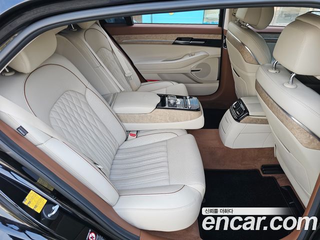 Genesis G90 3.8 AWD Premium Luxury - фото 1
