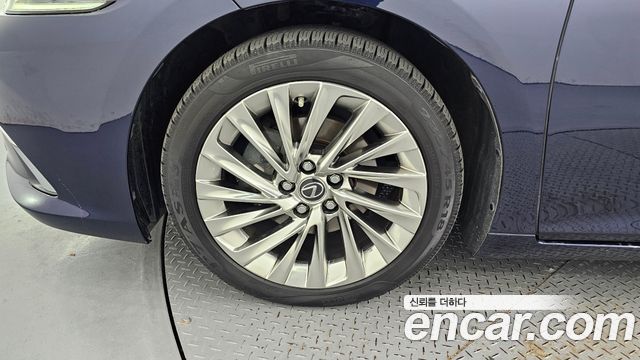 Lexus ES 7-го поколения Executive - фото 4