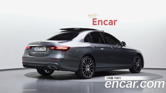 Mercedes-Benz E-Class W213 E350 4MATIC AMG Line - фото 1