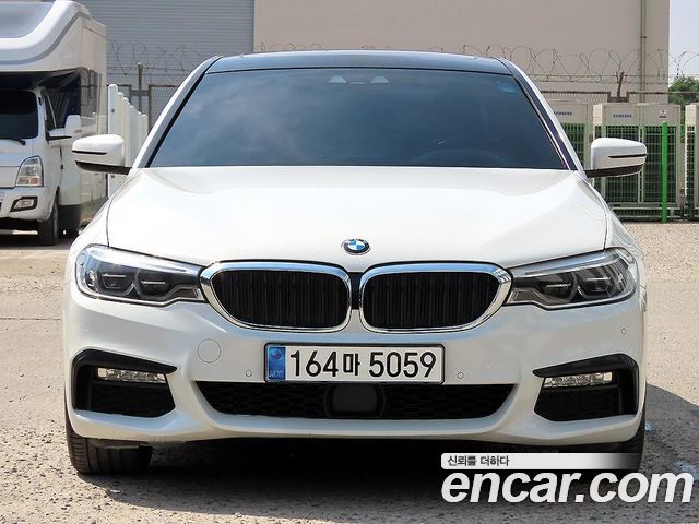 BMW 5-Series G30 530i xDrive M Sport Package - фото 1