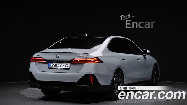 BMW 5-Series G60 530i xDrive M Sport Pro Special Edition - фото 1