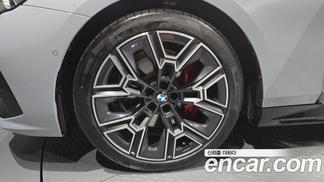 BMW 5-Series G60 530i xDrive M Sport Pro Special Edition - фото 4
