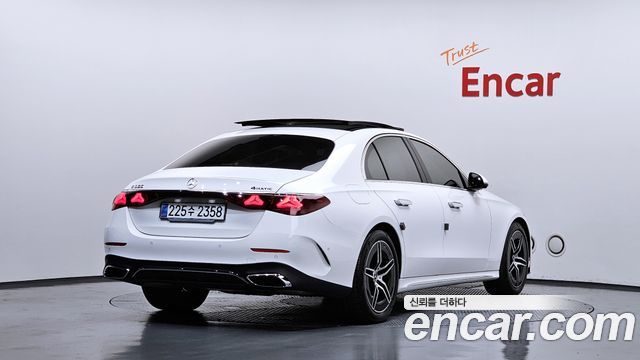 Mercedes-Benz E-Class W214 E300 4MATIC AMG Line - фото 1