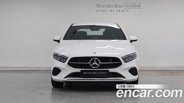 Mercedes-Benz A-Class W177 A220 Sedan - фото 2