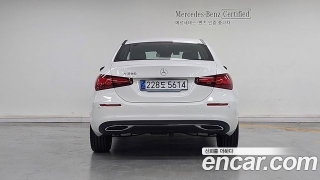 Mercedes-Benz A-Class W177 A220 Sedan - фото 3
