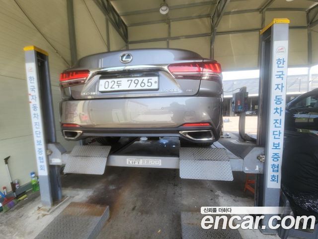 Lexus LS LS500 3.5 Luxury AWD - фото 1