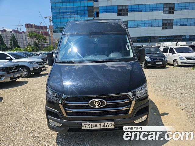 Hyundai Solati 15-seater Luxury - фото 0