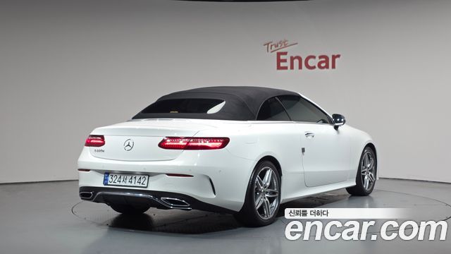 Mercedes-Benz E-Class W213 E220d Cabriolet - фото 0