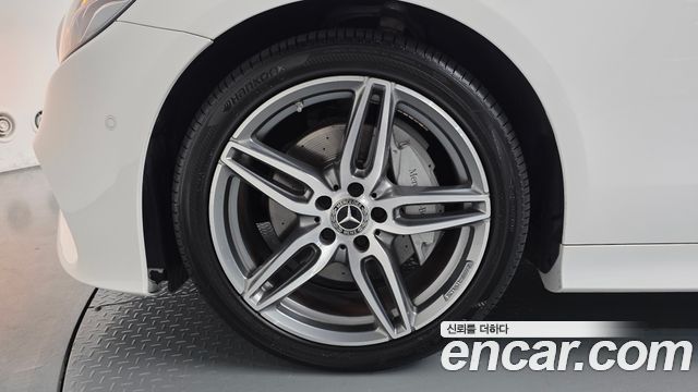 Mercedes-Benz E-Class W213 E220d Cabriolet - фото 3