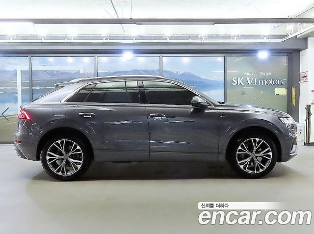 Audi Q8 50 TDI Quattro Premium - фото 2