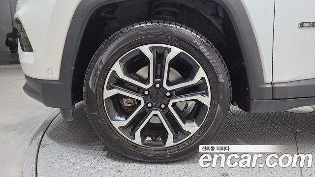 Jeep Compass 2-го поколения 2.4 Limitied AWD - фото 4