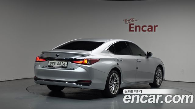 Lexus ES 7-го поколения Executive - фото 1