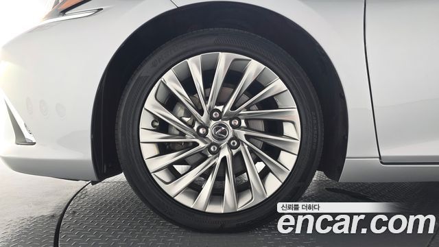 Lexus ES 7-го поколения Executive - фото 4