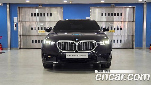 BMW 5-Series G60 530i xDrive - фото 2