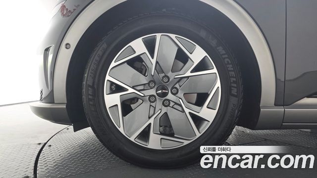 Genesis GV60 Standard - фото 3