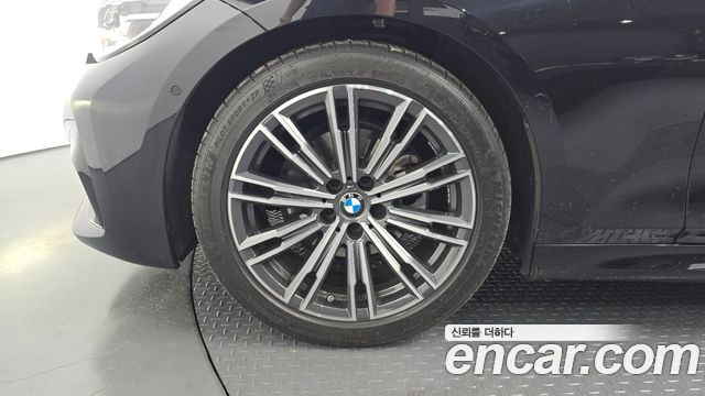 BMW 3-Series G20 320i M Sport - фото 4