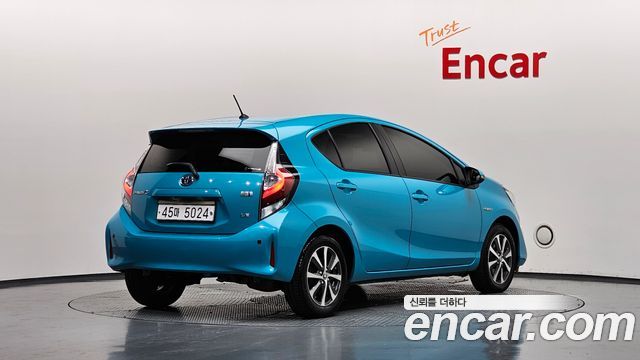 Toyota Prius 1.5 - фото 1