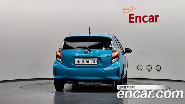 Toyota Prius 1.5 - фото 3