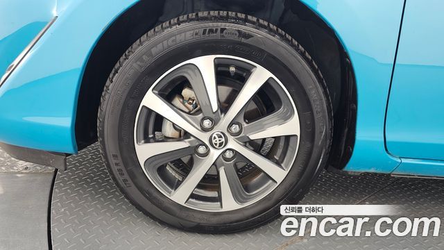 Toyota Prius 1.5 - фото 4