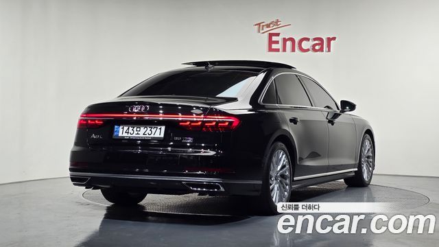 Audi A8 D5 55 TFSI Quattro LWB - фото 1