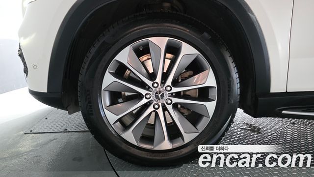 Mercedes-Benz GLE-Class W167 GLE300d 4MATIC - фото 4