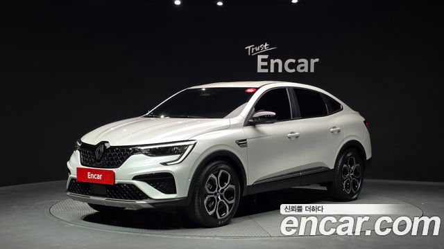 Renault Samsung Arkana 1.6 E-TECH Iconic - фото 0