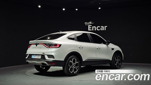 Renault Samsung Arkana 1.6 E-TECH Iconic - фото 1