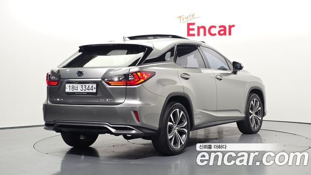 Lexus RX 4-го поколения Executive - фото 1