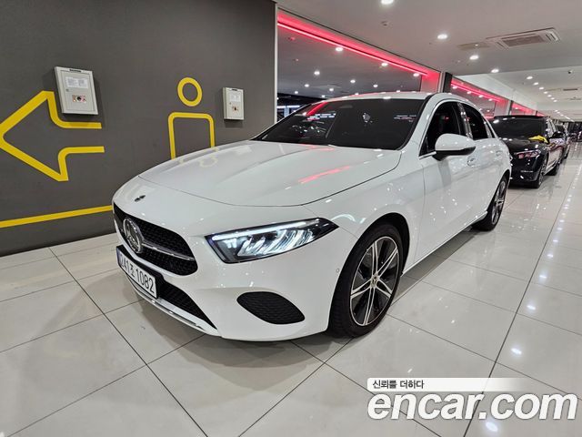 Mercedes-Benz A-Class W177 A220 Sedan - фото 0