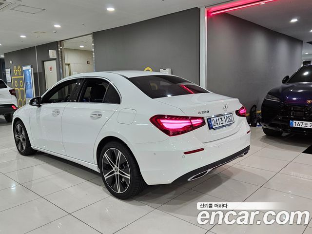 Mercedes-Benz A-Class W177 A220 Sedan - фото 1