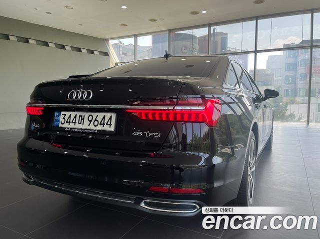 Audi A6 C8 45 TFSI - фото 1