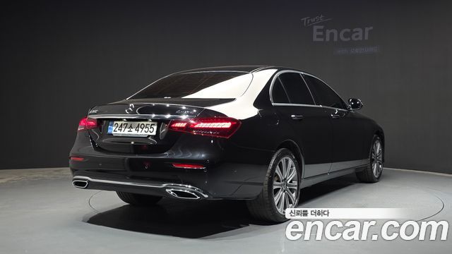 Mercedes-Benz E-Class W213 E350 4MATIC Exclusive - фото 1
