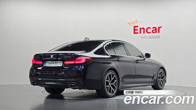 BMW 5-Series G30 530i xDrive M Sport Package - фото 1