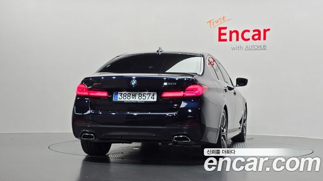 BMW 5-Series G30 530i xDrive M Sport Package - фото 3