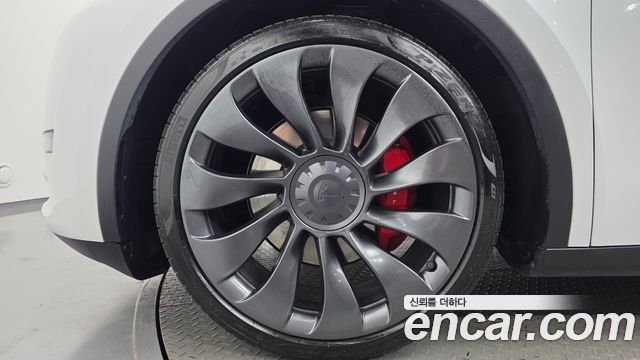 Tesla Model Y Performance AWD - фото 4