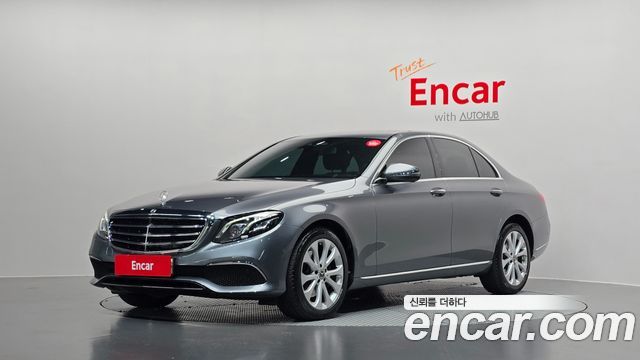 Mercedes-Benz E-Class W213 E220d Exclusive - фото 0