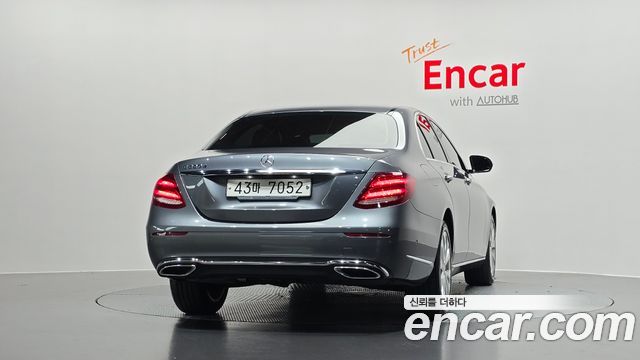 Mercedes-Benz E-Class W213 E220d Exclusive - фото 3