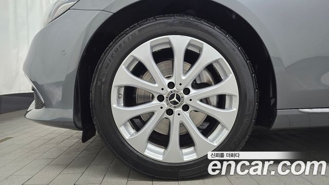 Mercedes-Benz E-Class W213 E220d Exclusive - фото 4