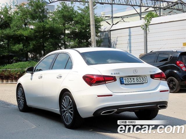 Mercedes-Benz A-Class W177 A250 4MATIC Sedan - фото 2